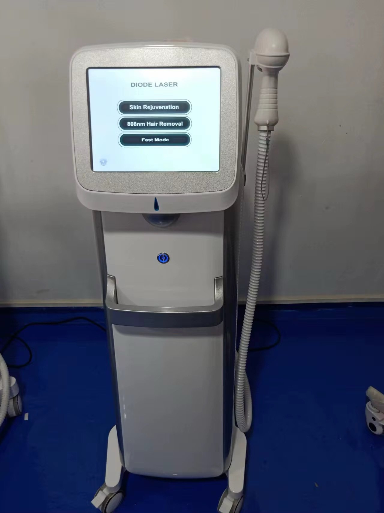 808nm + 755nm + 1064nm Triple Wavelength Diode Laser – جهاز ليزر ديود لإزالة الشعر ثلاثي الموجات - Image 2